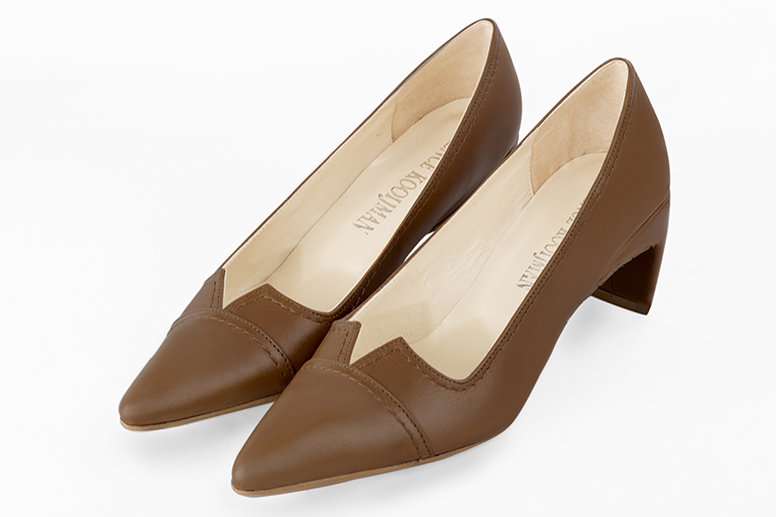 Caramel brown women's dress pumps,with a square neckline. Tapered toe. Medium comma heels. Front view - Florence KOOIJMAN